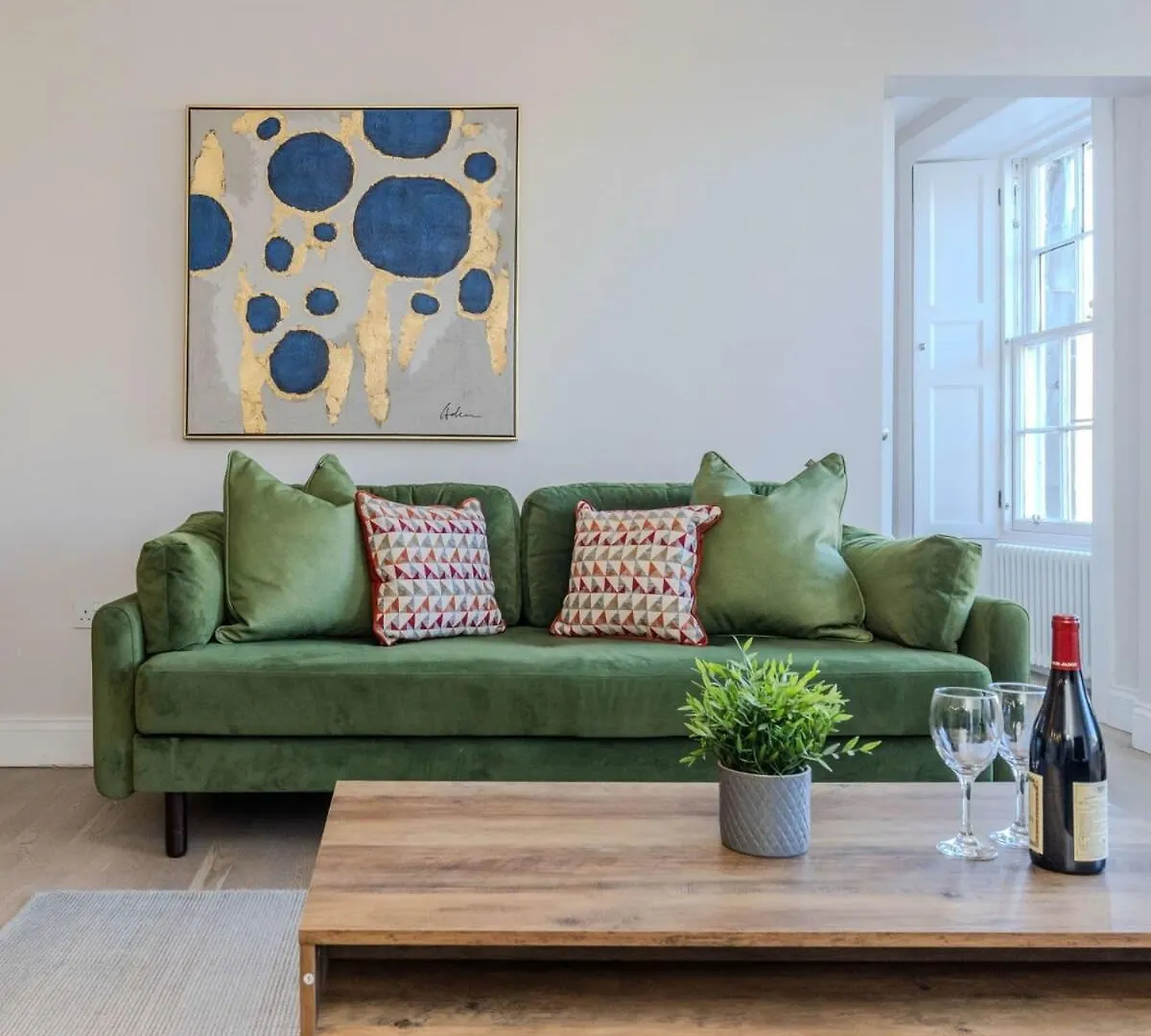 Dragon Suites - Edinburgh City Centre 2 Bed Apartment