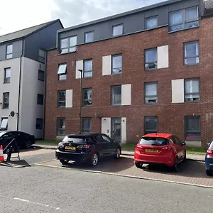Bright 2 Bedroom - Apartment