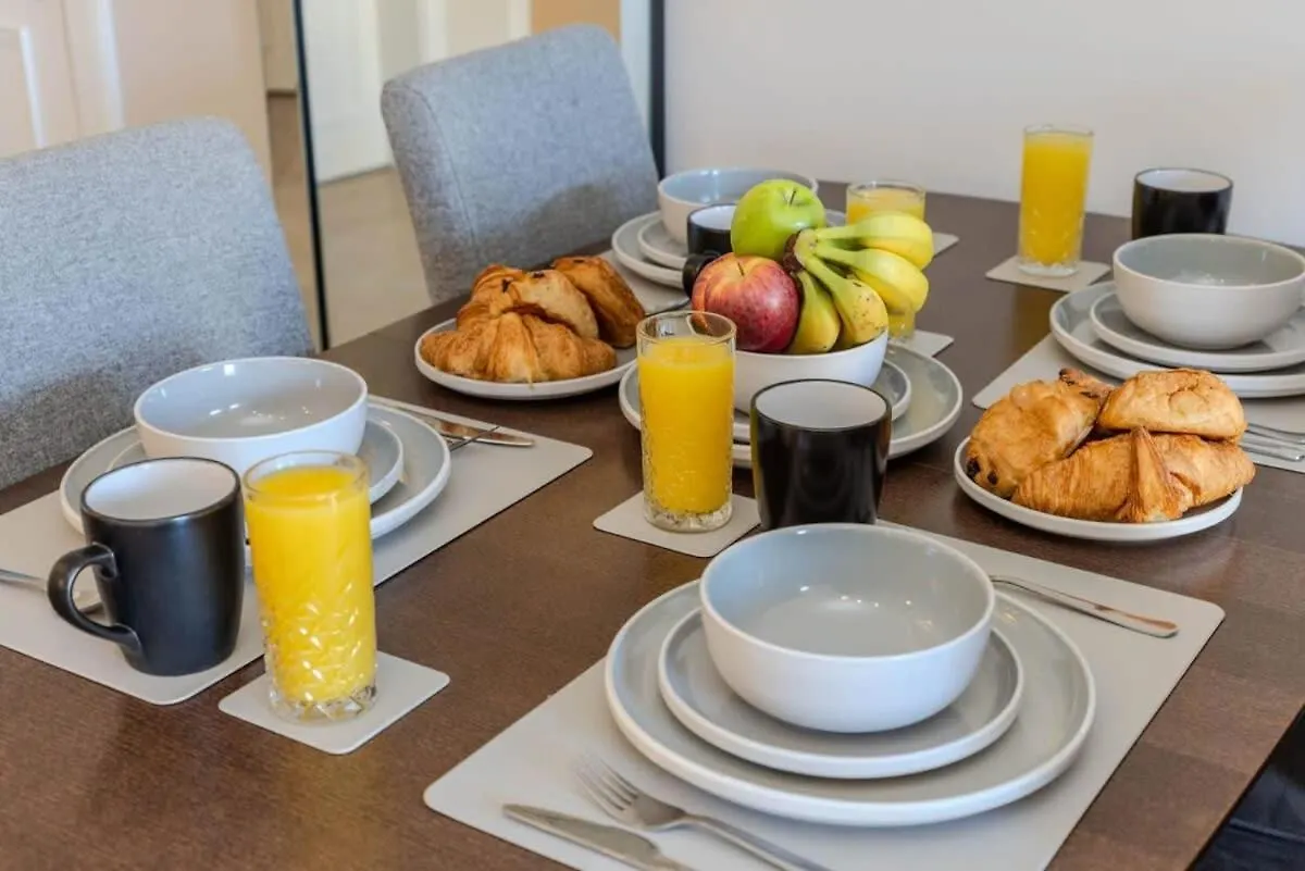 Dragon Suites - Edinburgh City Centre 2 Bed Apartment